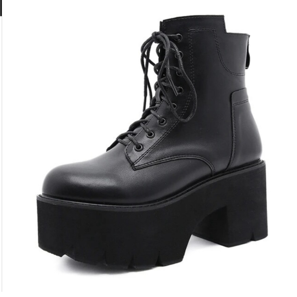 PLATFORM Boots